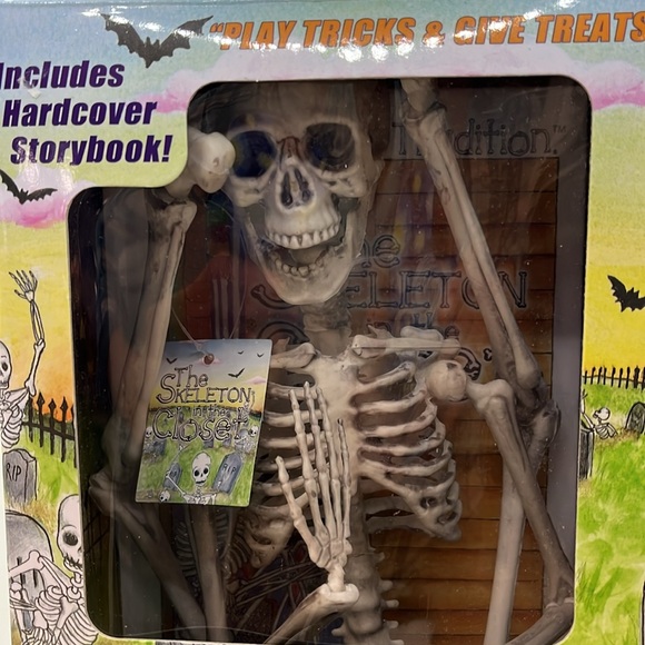 Skeleton and Story Book, like Elf on a Shelf - Picture 4 of 16